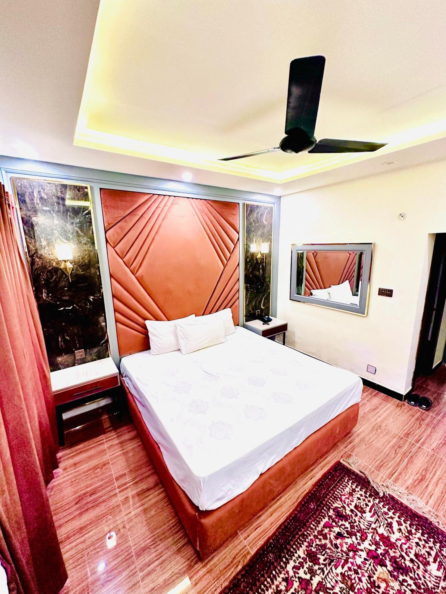 Hotel Blue Moon Continental Islamabad Exterior foto